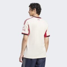 Liverpool Away Shirt (11)