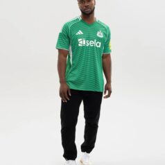 Newcastle United Away (6)