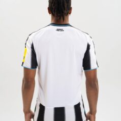Newcastle United Home (4)