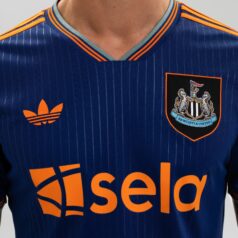 Newcastle United Third (4)